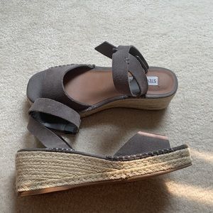 Peep toe espadrilles